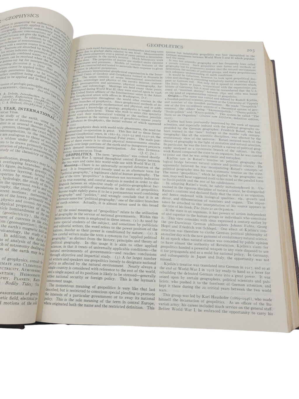 Encyclopaedia (Encyclopedia) Britannica Volume 10 (1967) – Garrison to Halibut – 15th Edition