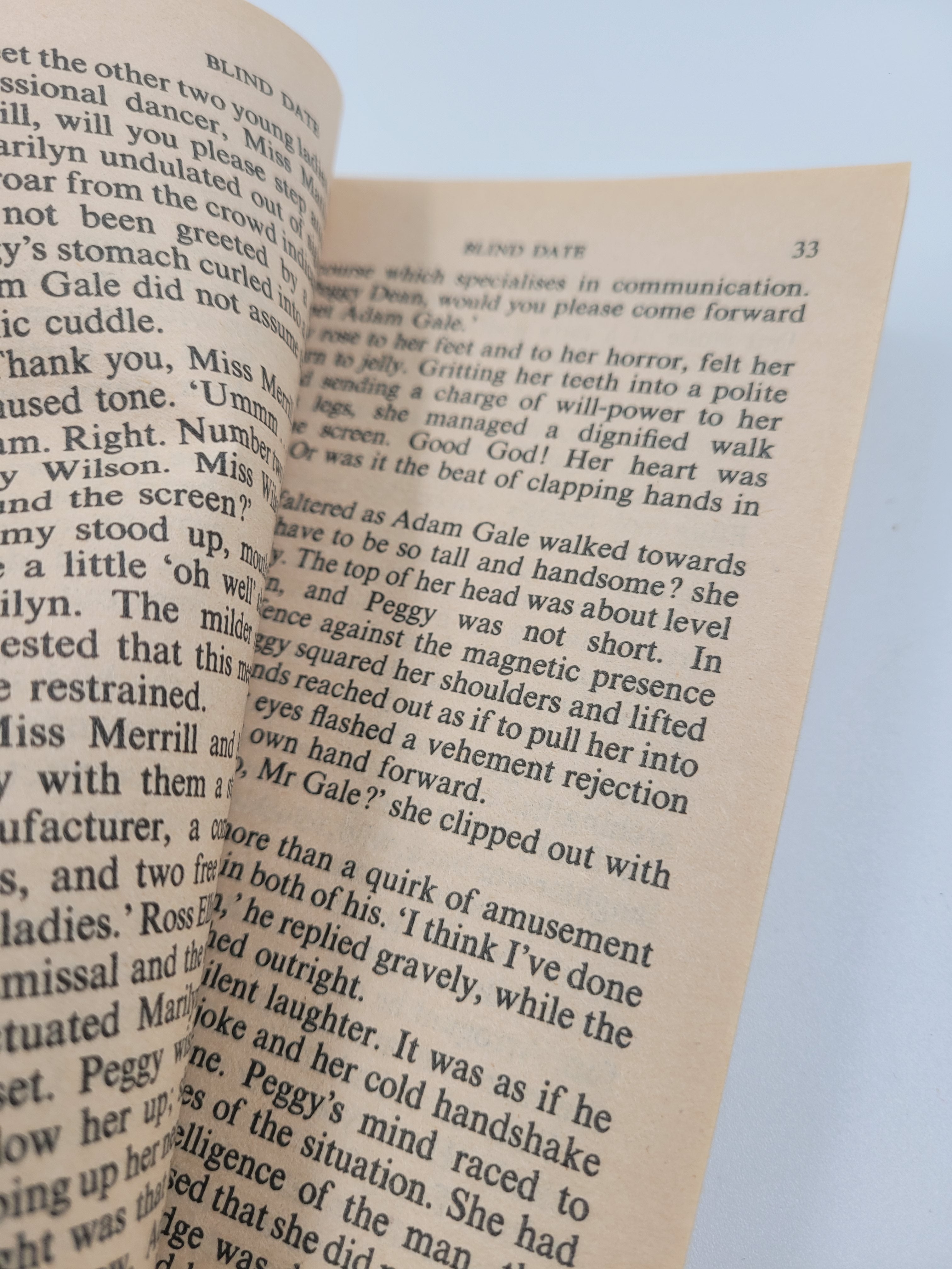 Blind Date by Emma Darcy – Harlequin Romance #2900 (1988 Edition)