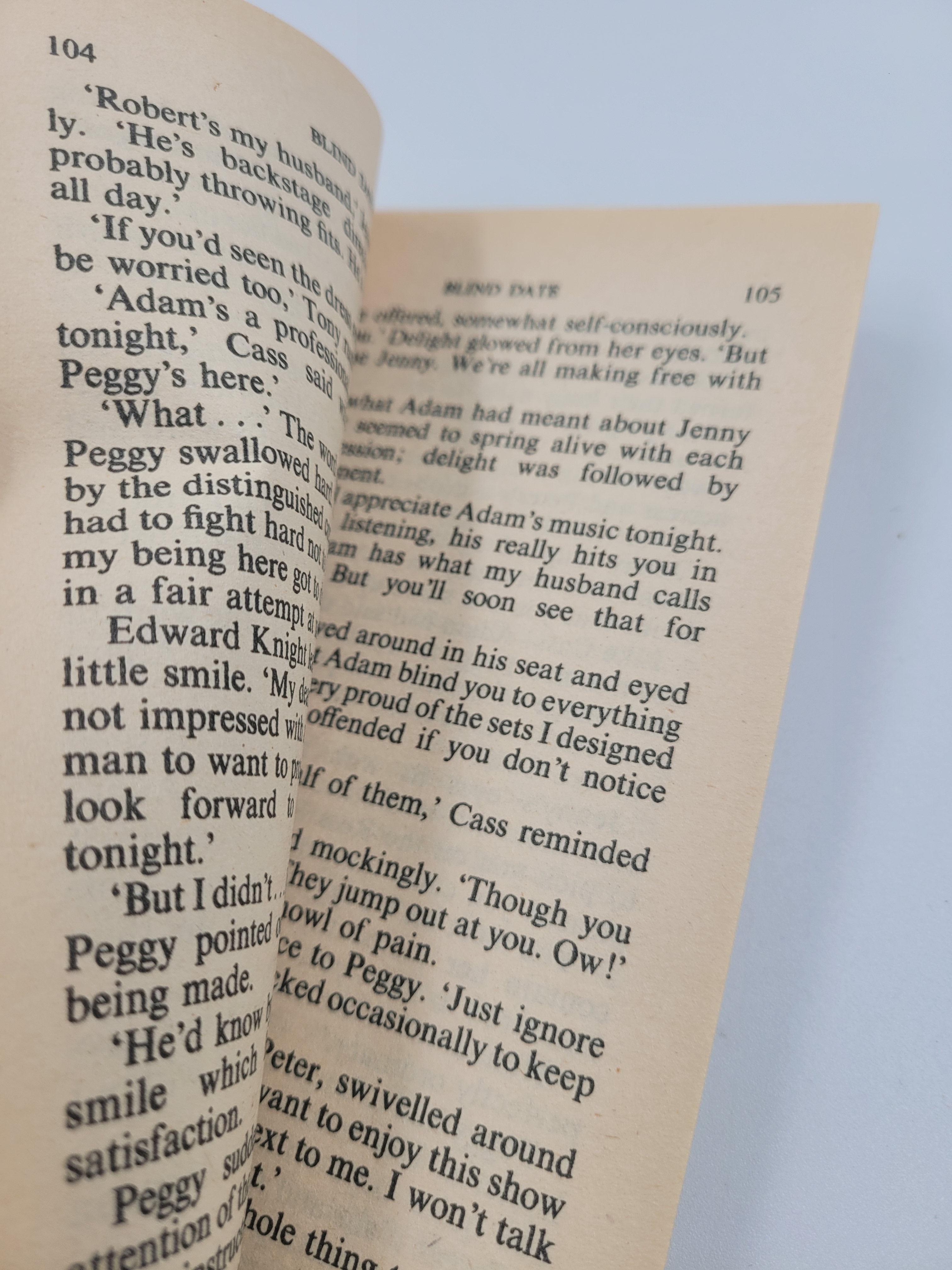Blind Date by Emma Darcy – Harlequin Romance #2900 (1988 Edition)