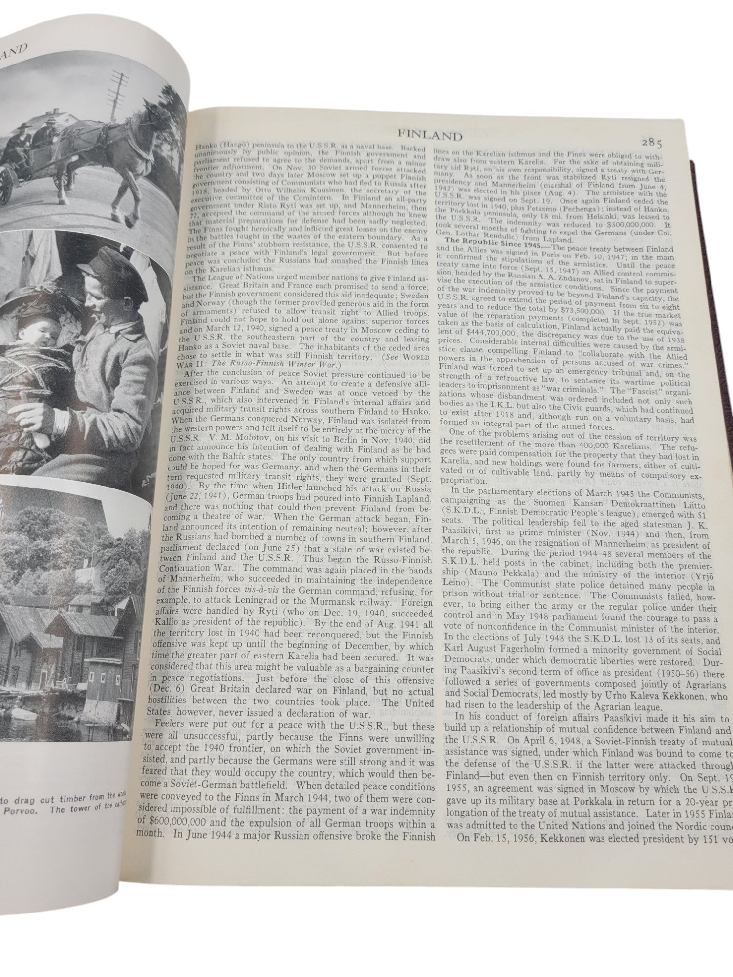 Encyclopaedia (Encyclopedia) Britannica Volume 9 (1967) – "Extradition" to "Garrick, David" | Maroon Leatherette with Gold Embossing