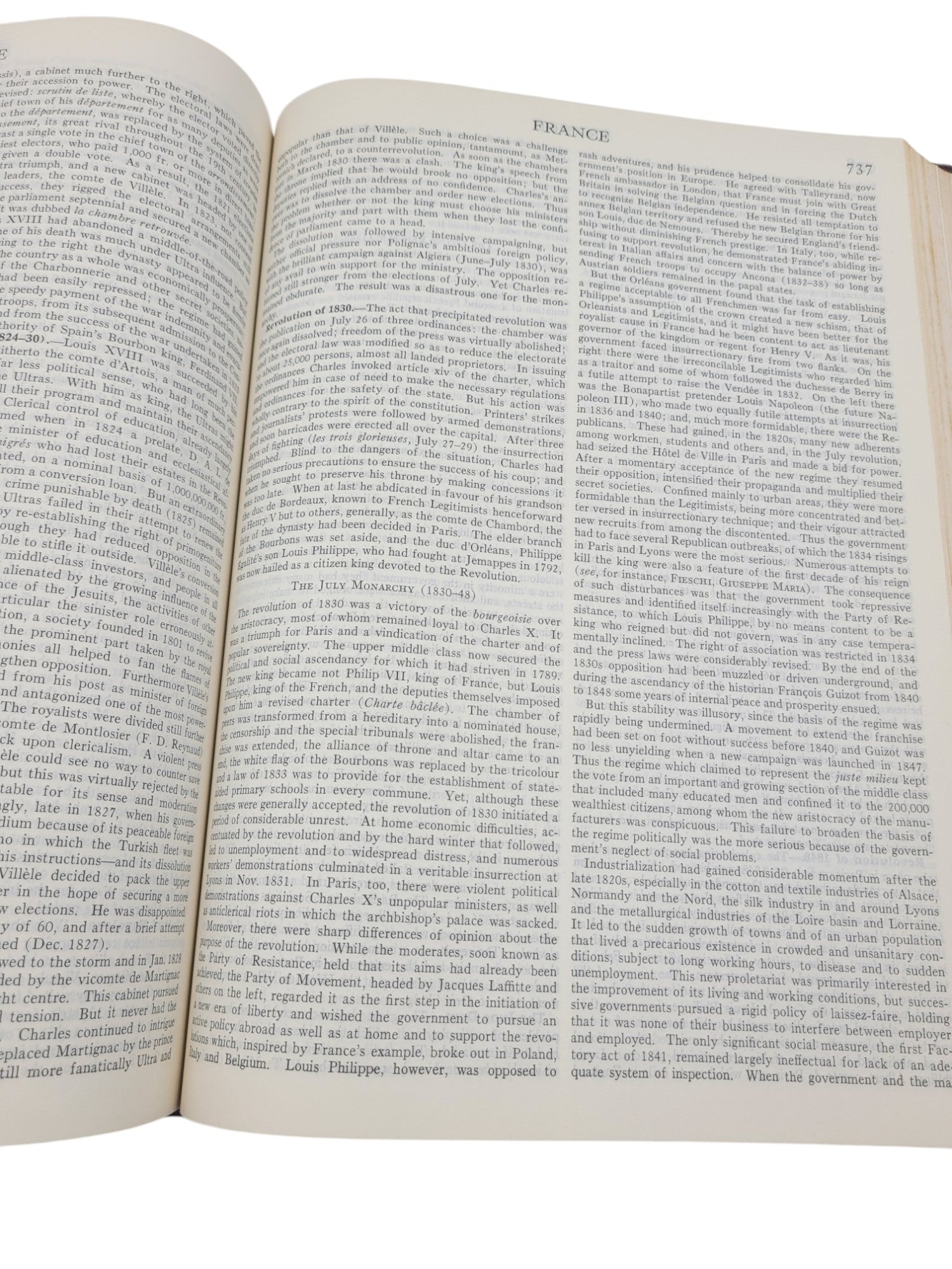 Encyclopaedia (Encyclopedia) Britannica Volume 9 (1967) – "Extradition" to "Garrick, David" | Maroon Leatherette with Gold Embossing