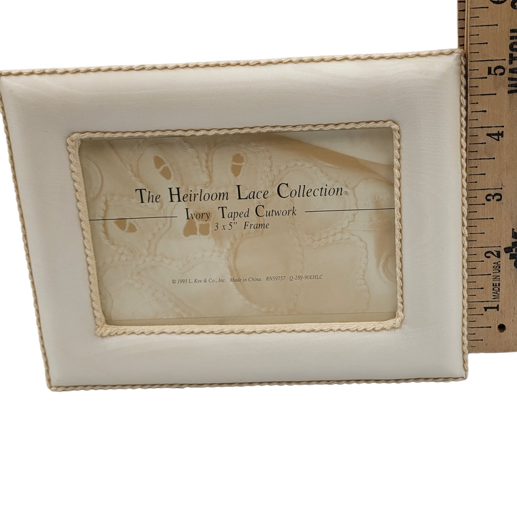 The Heirloom Lace Collection – Ivory Taped Cutwork Frame (1993)