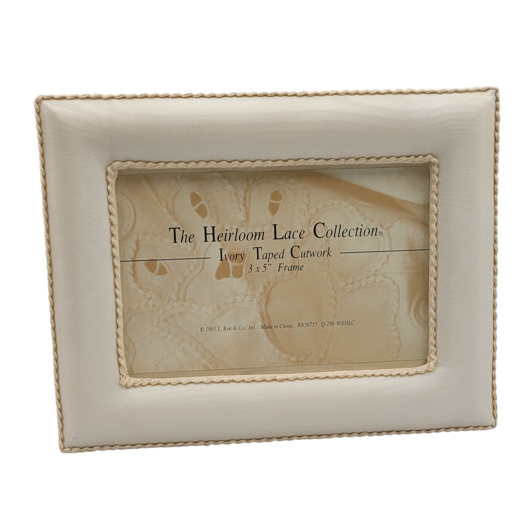 The Heirloom Lace Collection – Ivory Taped Cutwork Frame (1993)