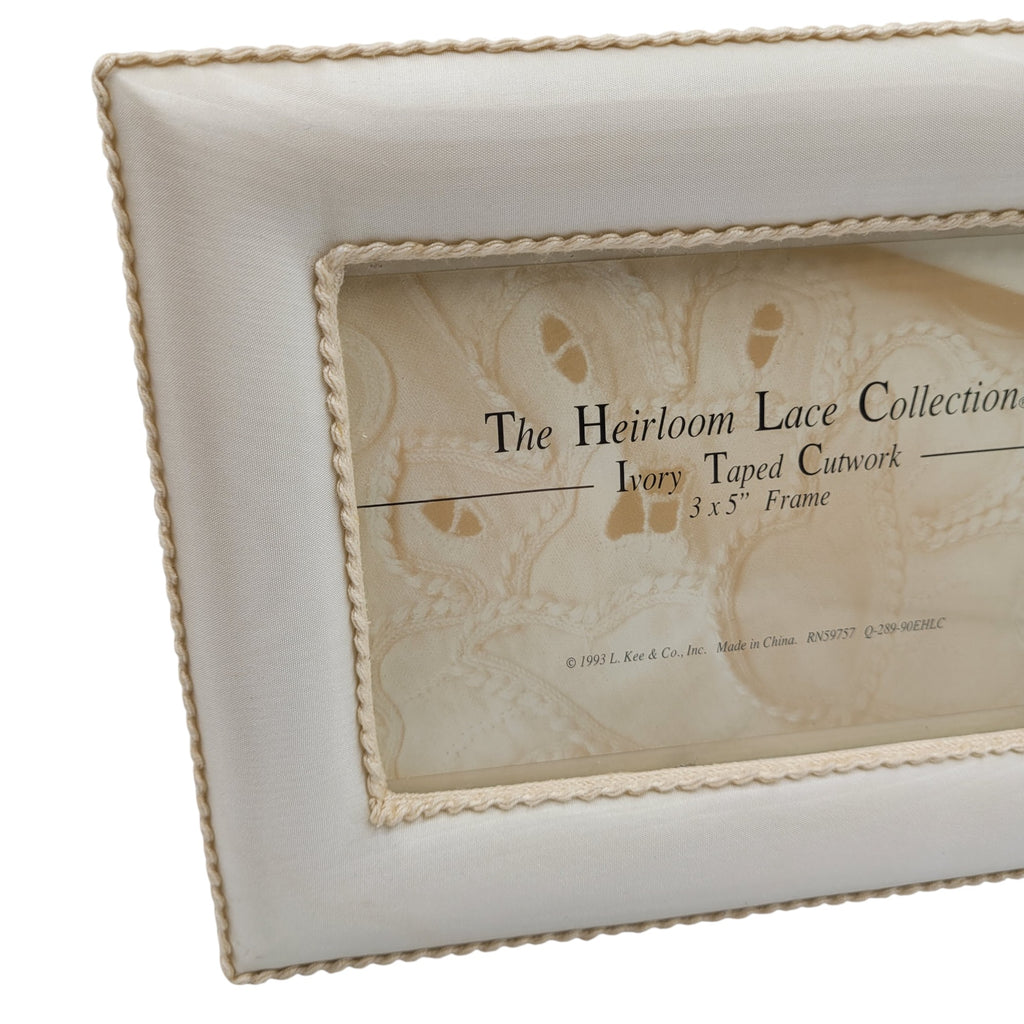 The Heirloom Lace Collection – Ivory Taped Cutwork Frame (1993)