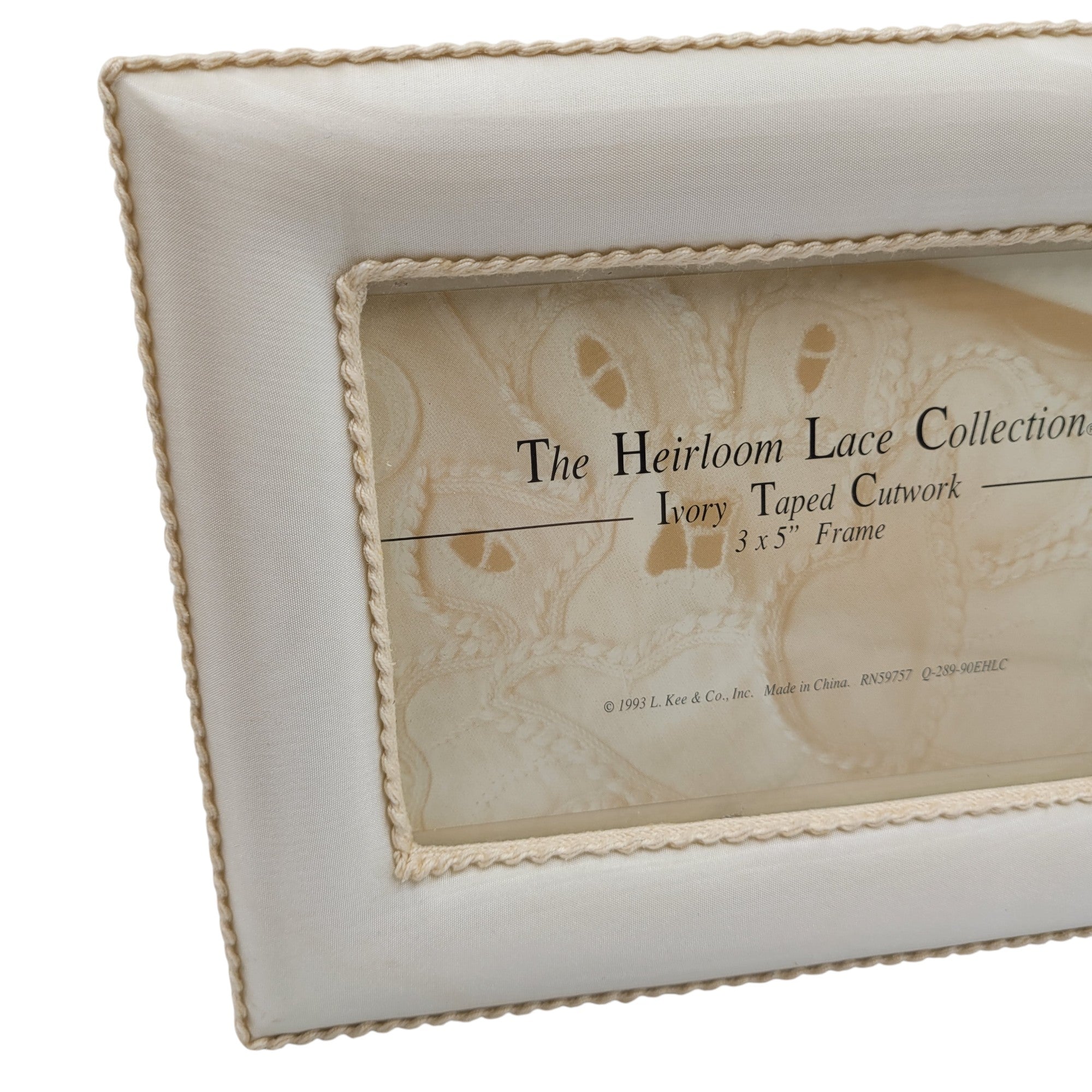 The Heirloom Lace Collection – Ivory Taped Cutwork Frame (1993)