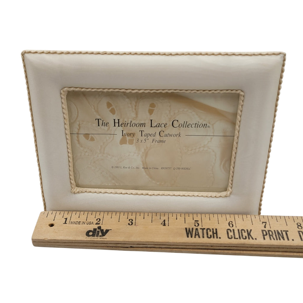 The Heirloom Lace Collection – Ivory Taped Cutwork Frame (1993)