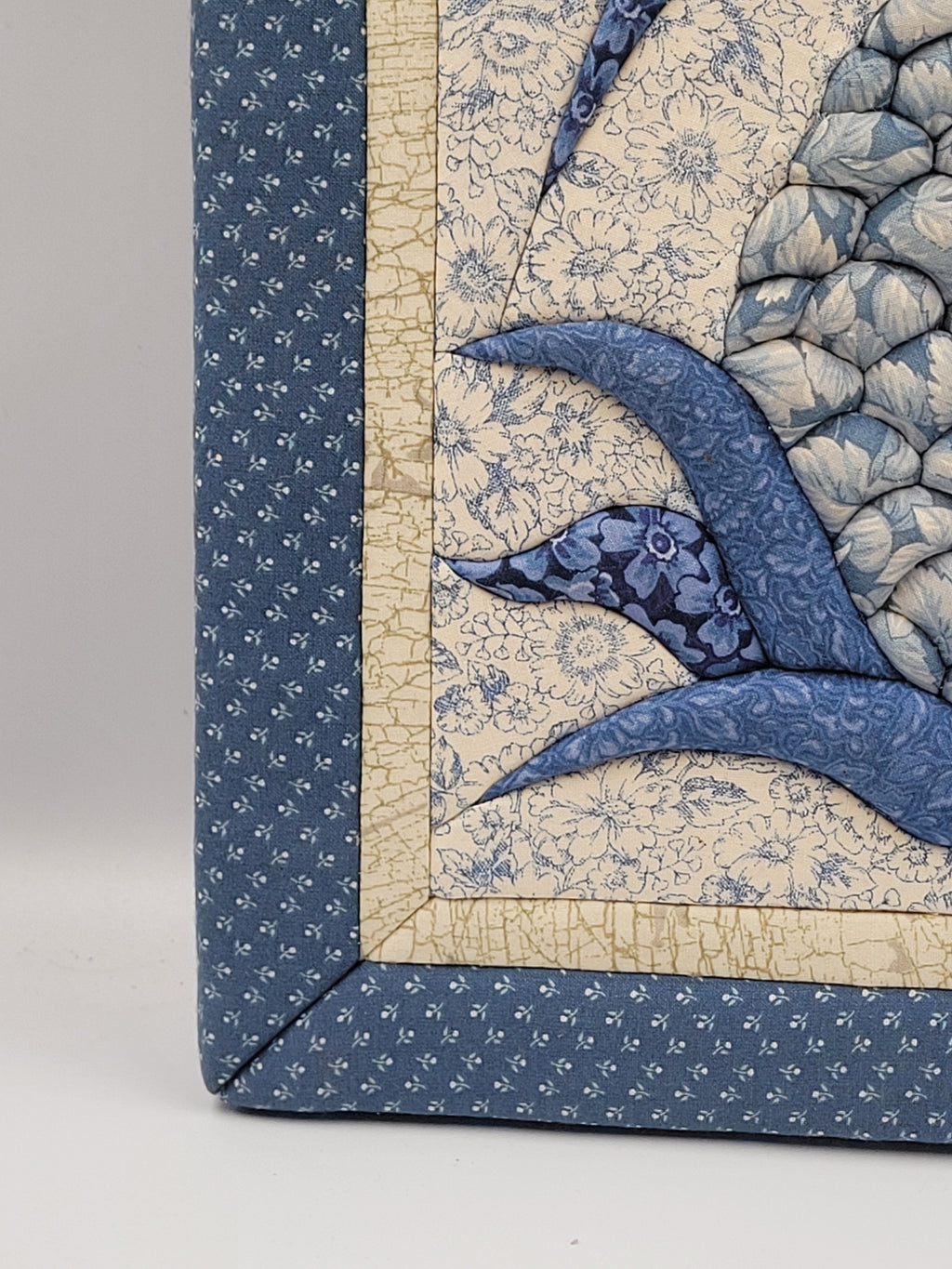Vintage Quilted Pineapple Wall Hanging – Blue & Cream Patchwork Textile Art