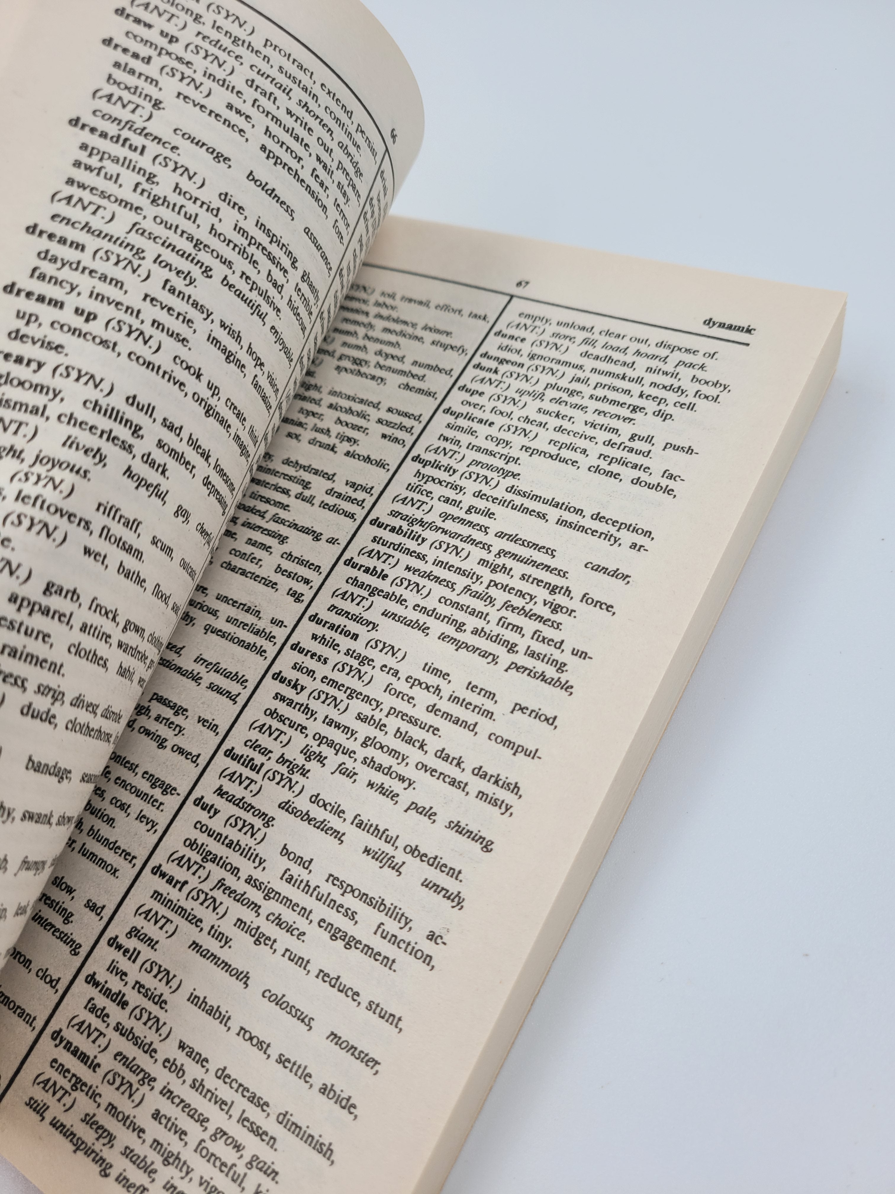 New Webster's Thesaurus (1993) – Landoll Vintage Paperback Reference Book