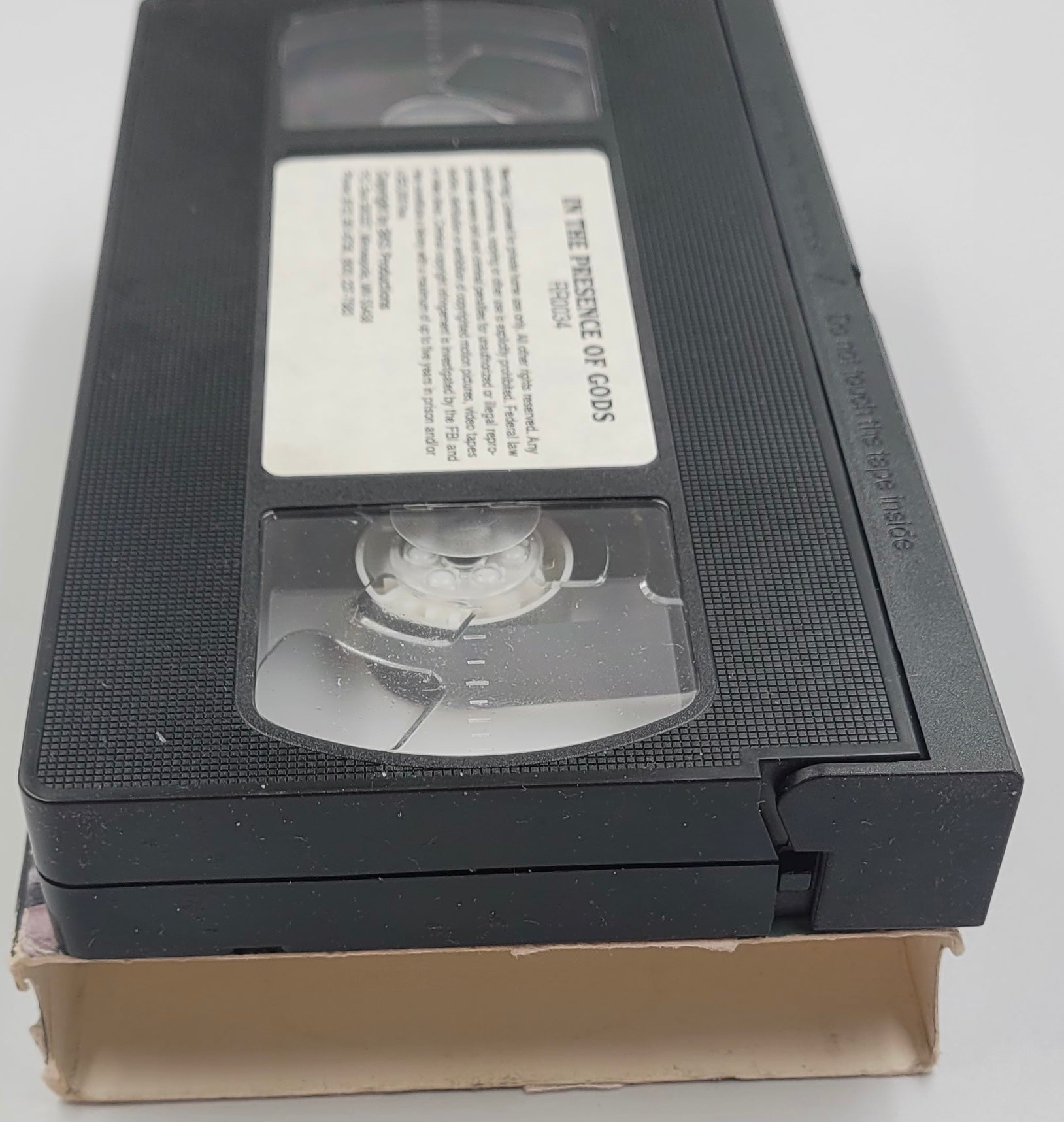 Roger Raglin – In The Presence of Gods (VHS, 90 Minutes)