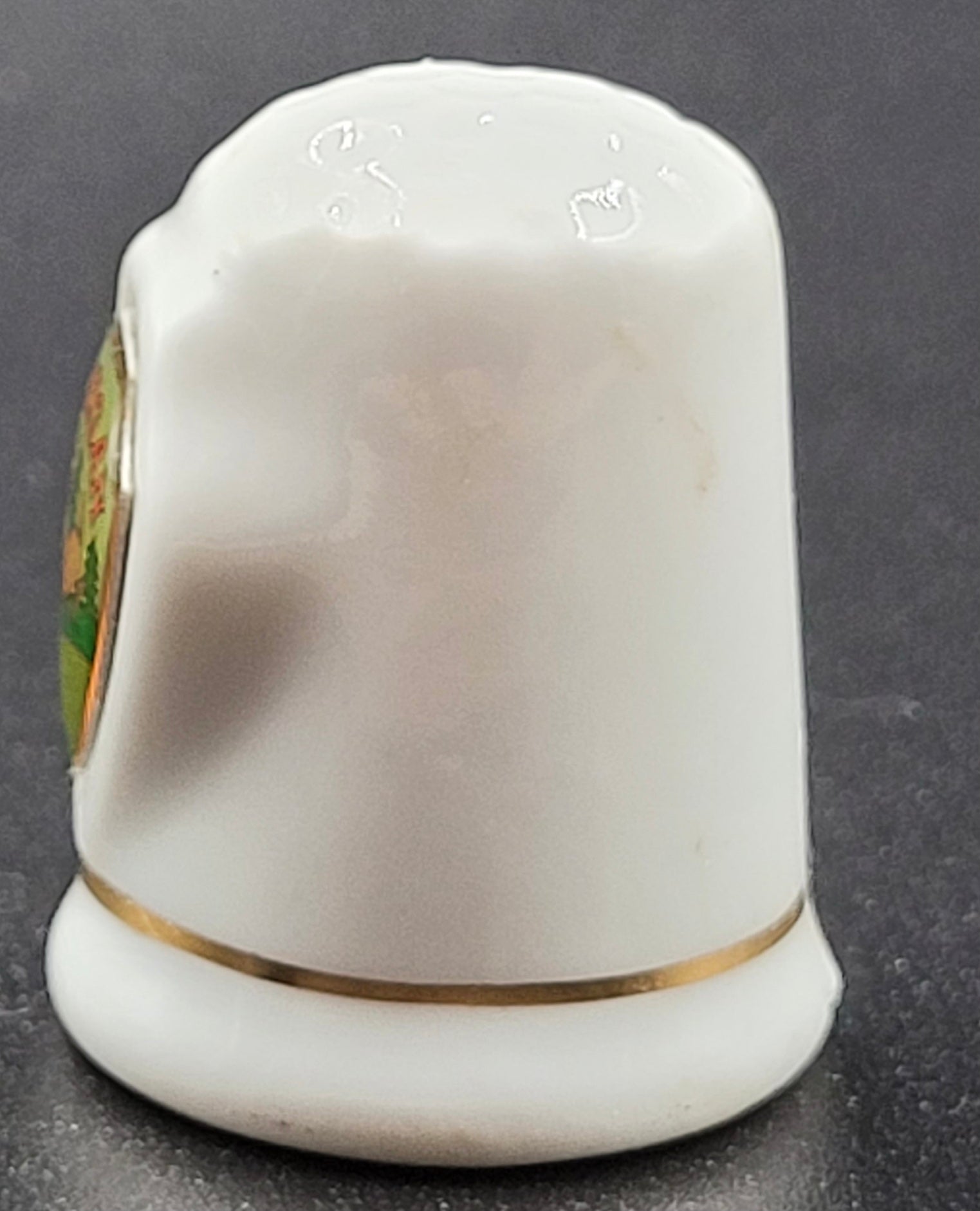 Vintage Michigan Porcelain Souvenir Thimble – Deer & Trees Emblem with Gold Trim