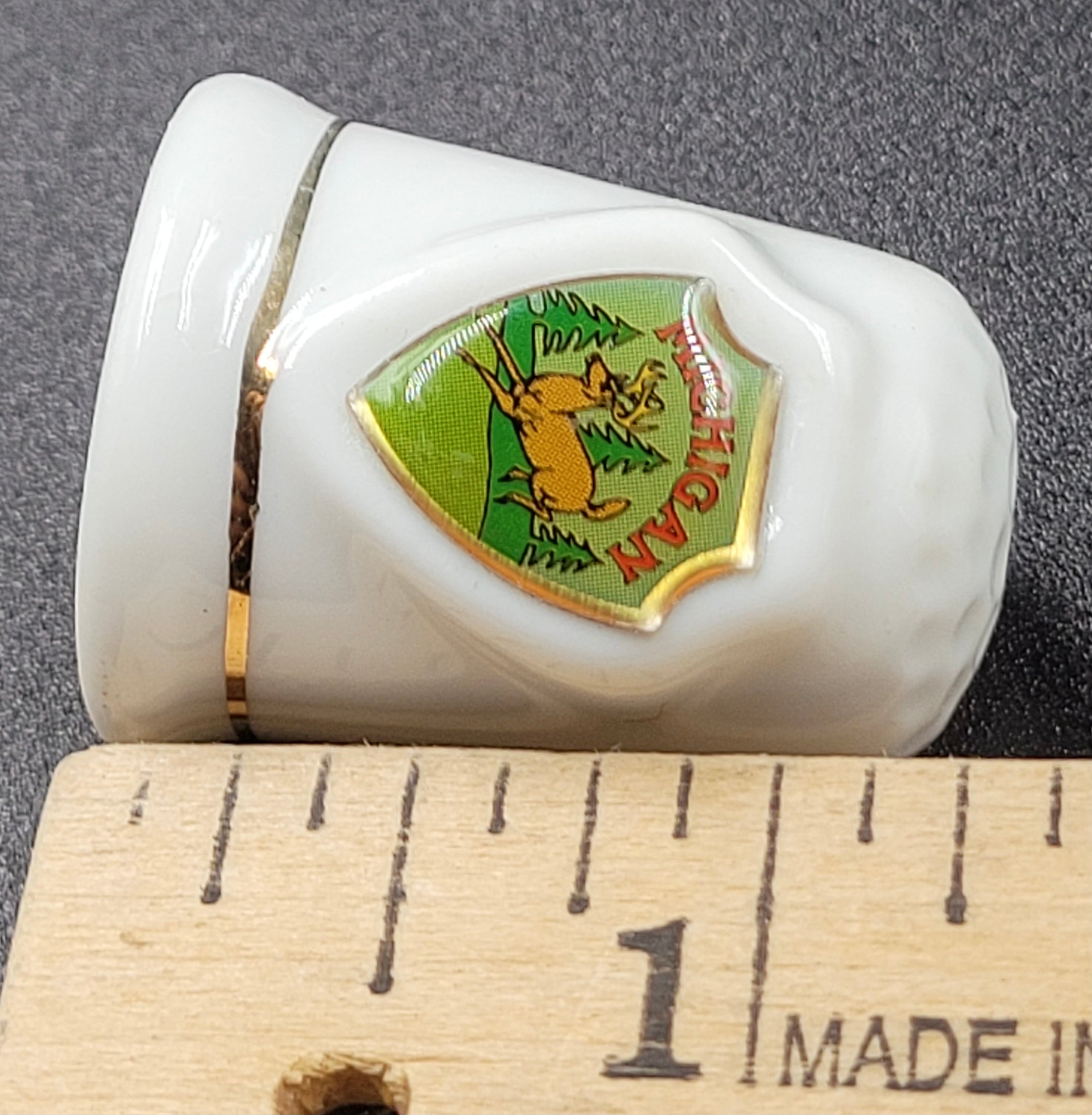 Vintage Michigan Porcelain Souvenir Thimble – Deer & Trees Emblem with Gold Trim