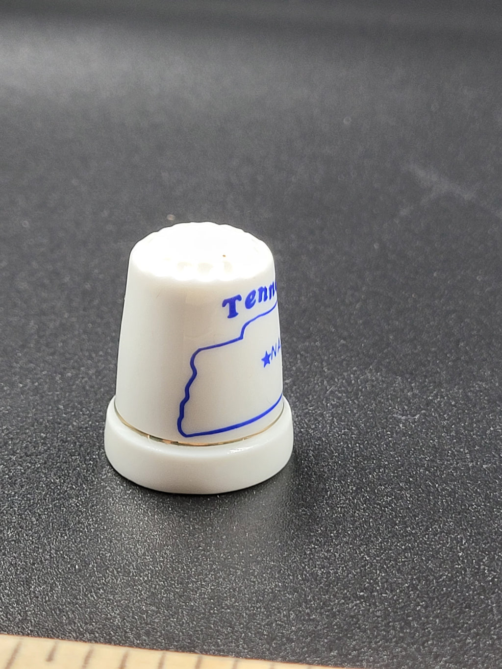 Vintage Tennessee Souvenir Thimble – Nashville Highlighted in Blue