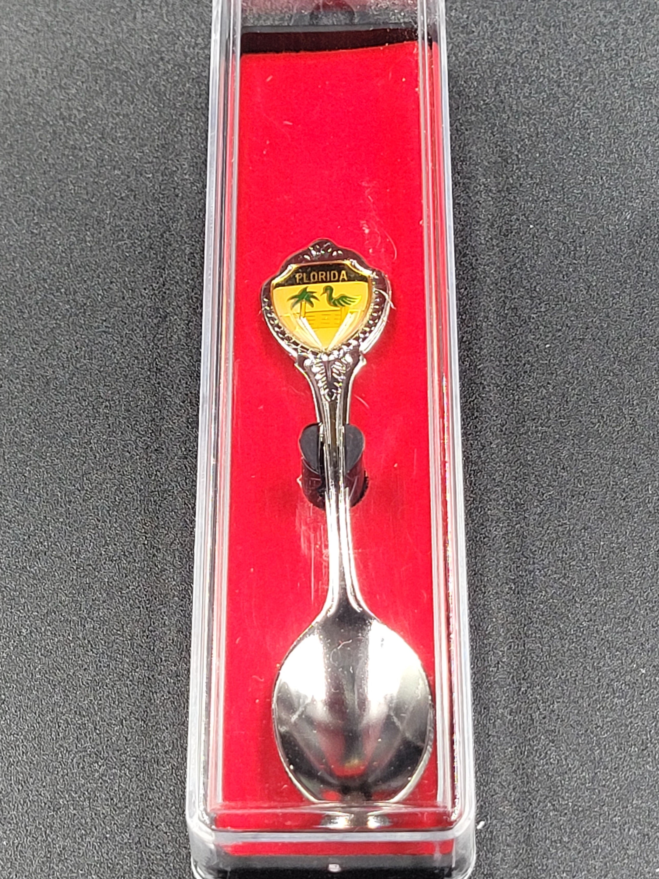 Vintage Florida Souvenir Spoon – Yellow Shield with Palm Trees in Velvet Box