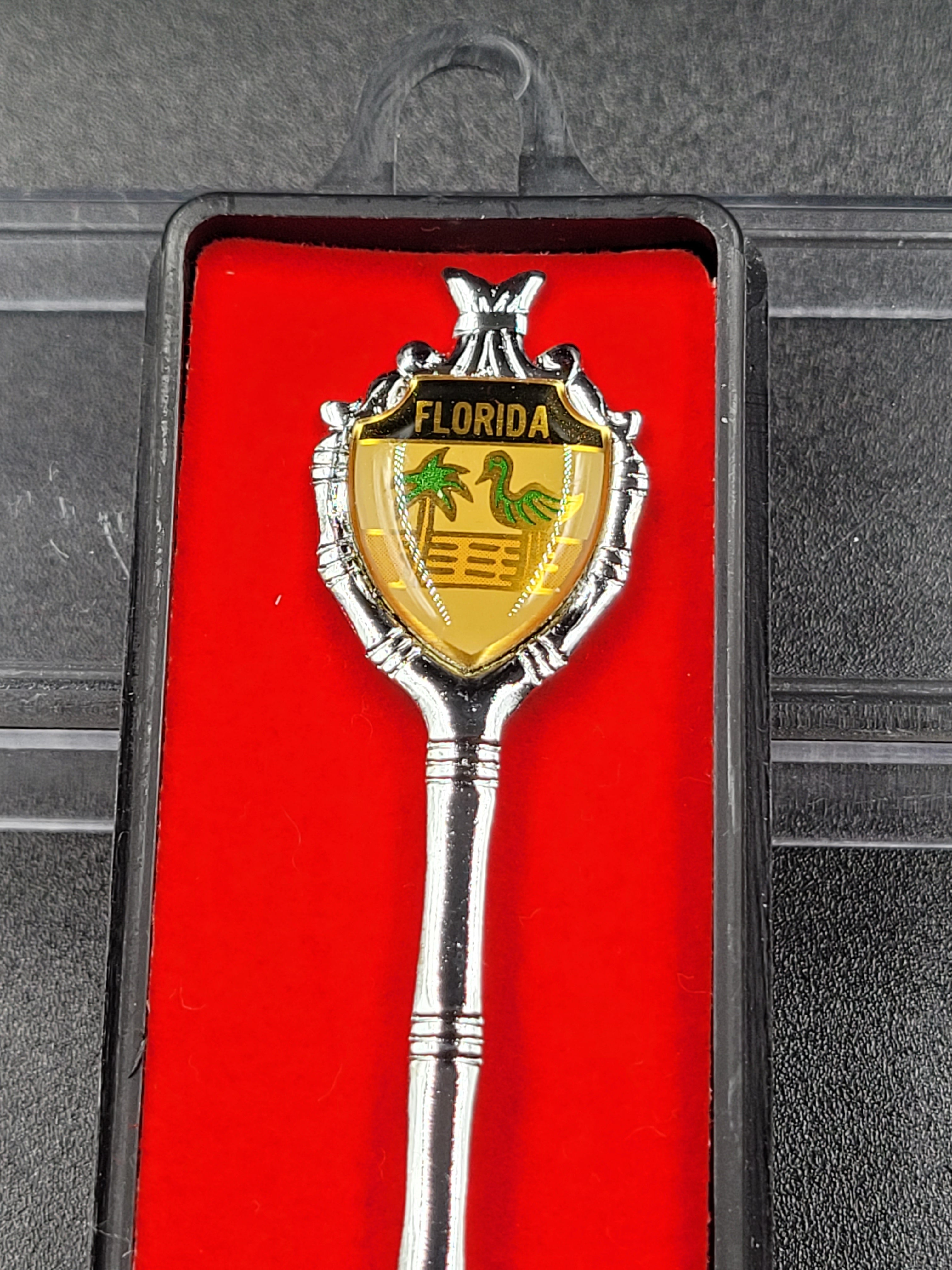 Vintage Florida Miniature Scoop – Silver-Tone Souvenir in Original Display Case