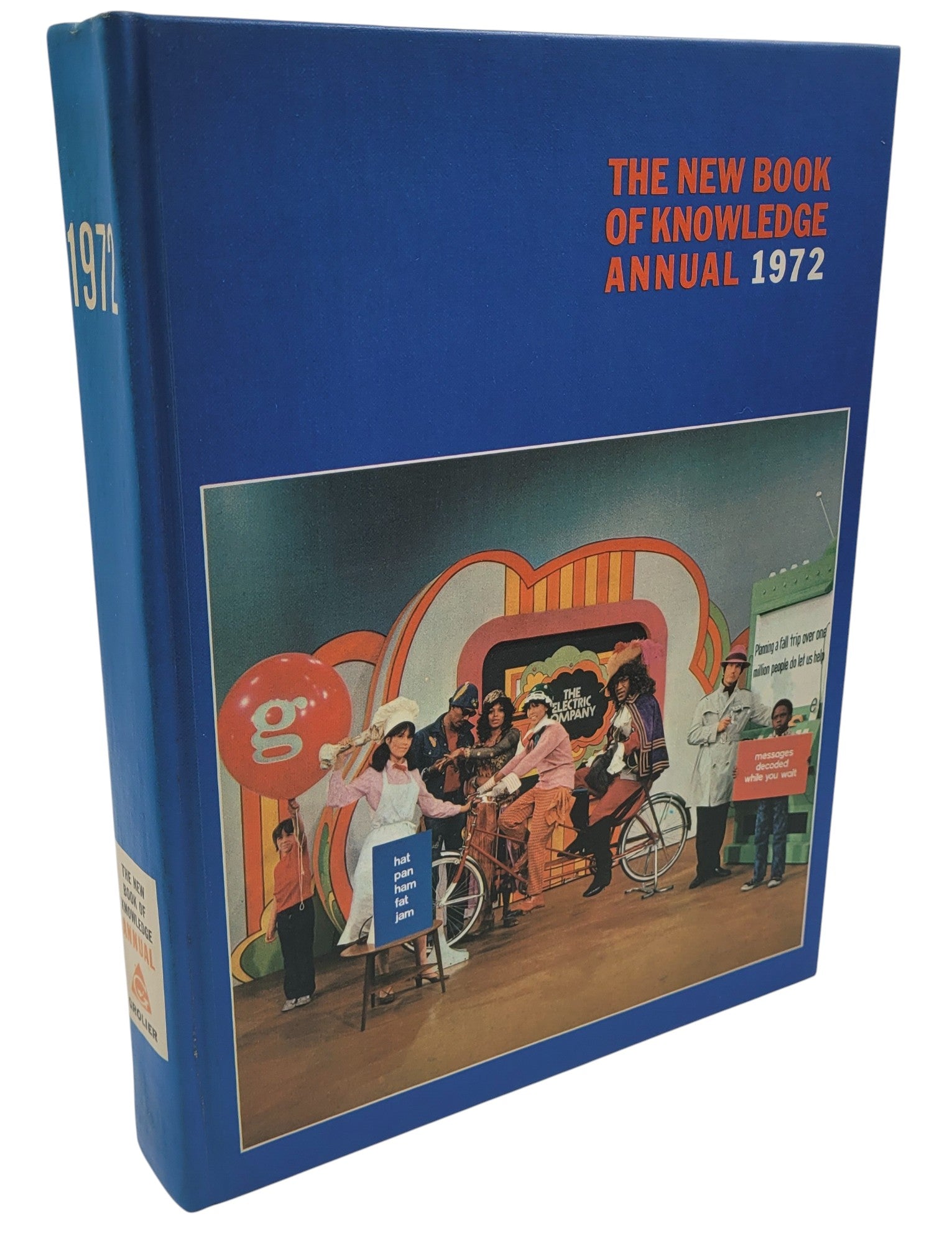 The New Book of Knowledge Annual 1972 – Grolier – Events of 1971
