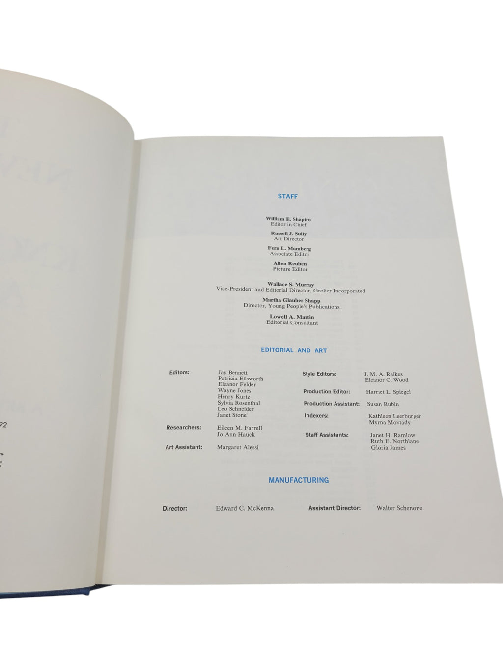 The New Book of Knowledge Annual 1972 – Grolier – Events of 1971