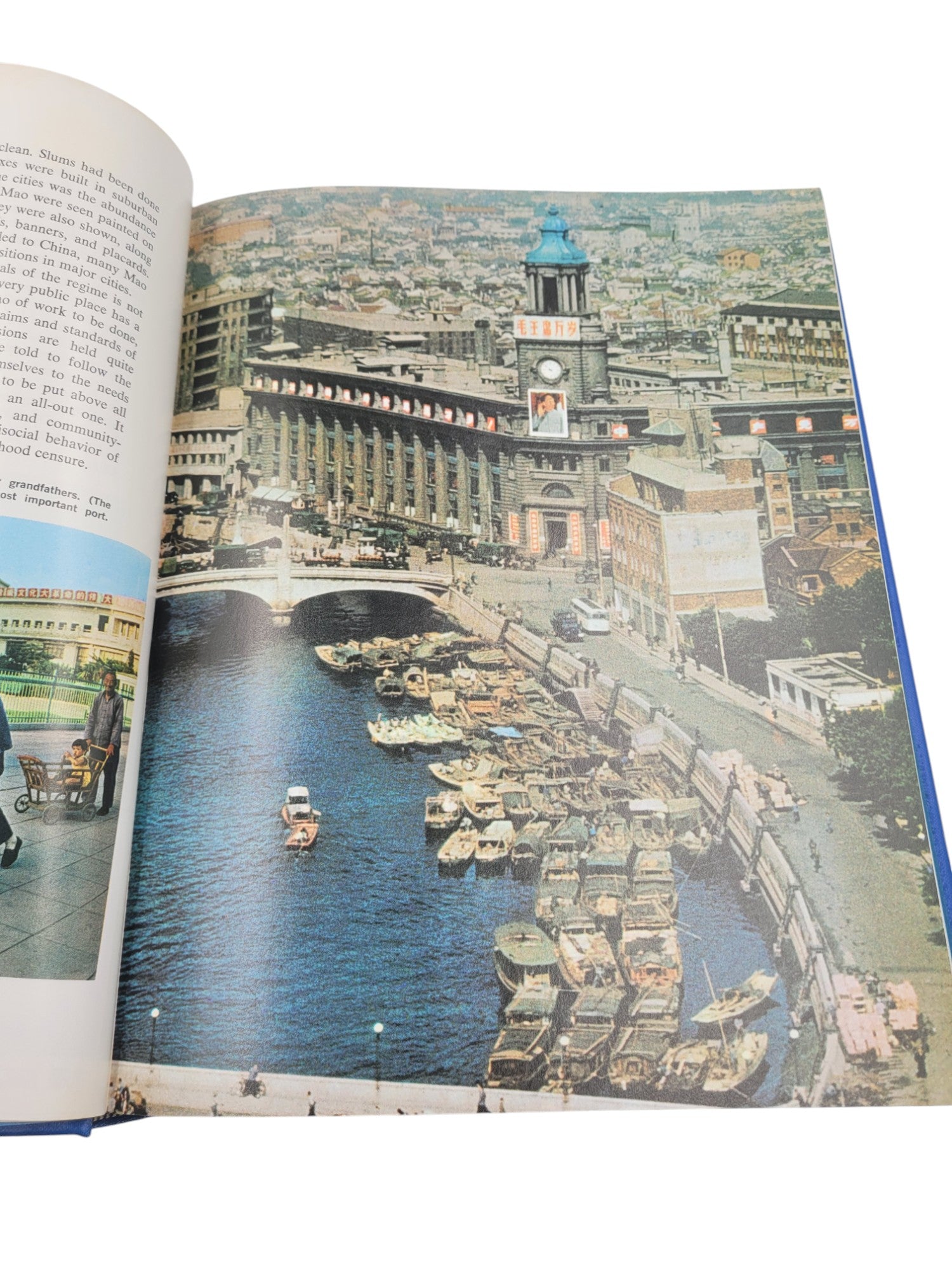 The New Book of Knowledge Annual 1972 – Grolier – Events of 1971