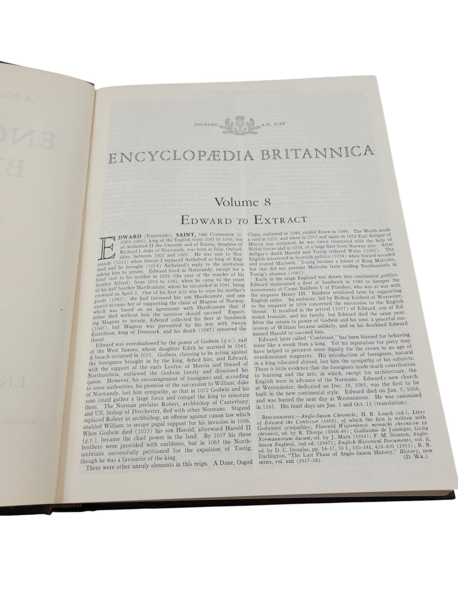 Encyclopaedia (Encyclopedias) Britannica Volume 8 – Edward to Extract (1967 Hardcover)