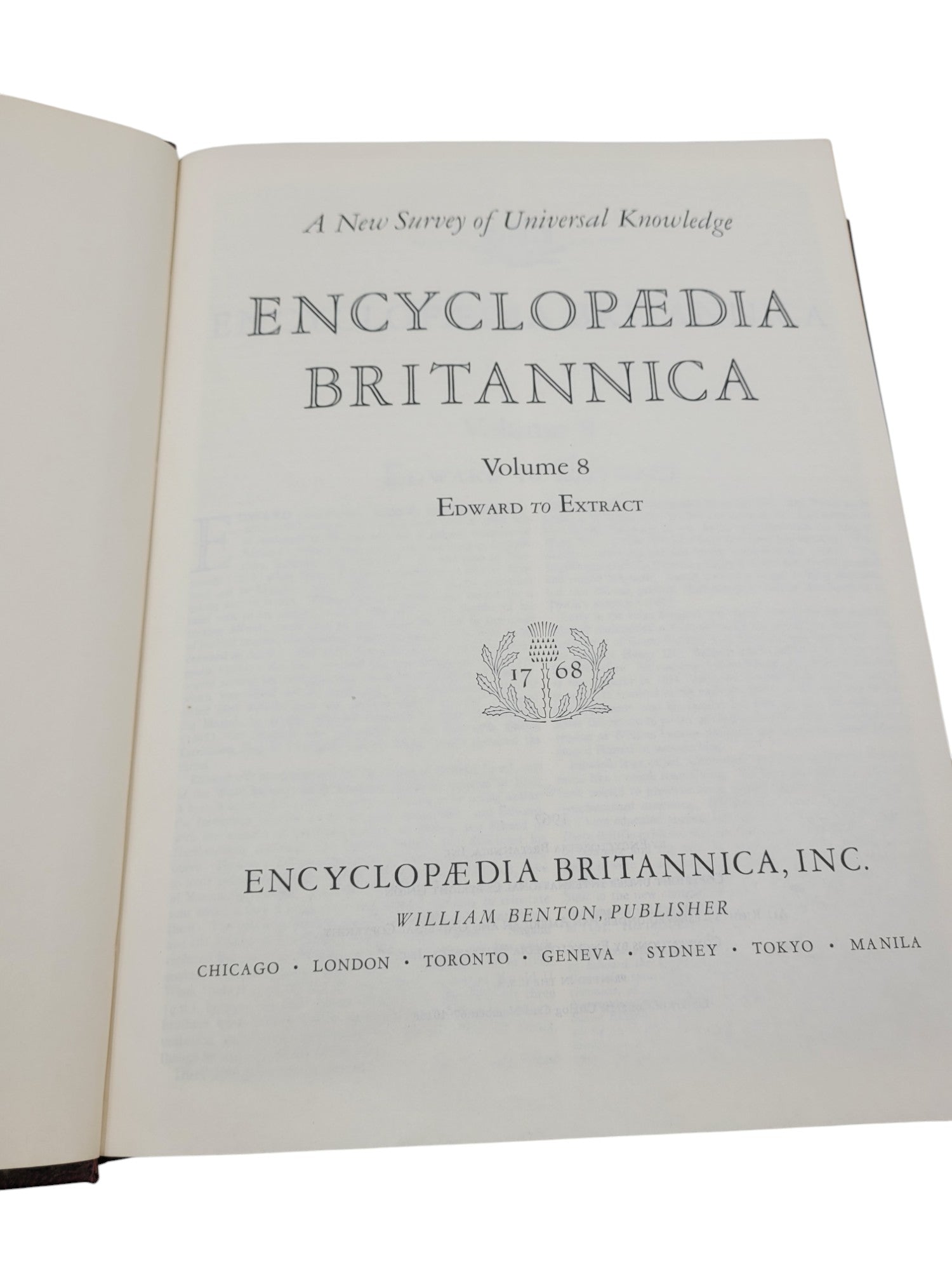 Encyclopaedia (Encyclopedias) Britannica Volume 8 – Edward to Extract (1967 Hardcover)