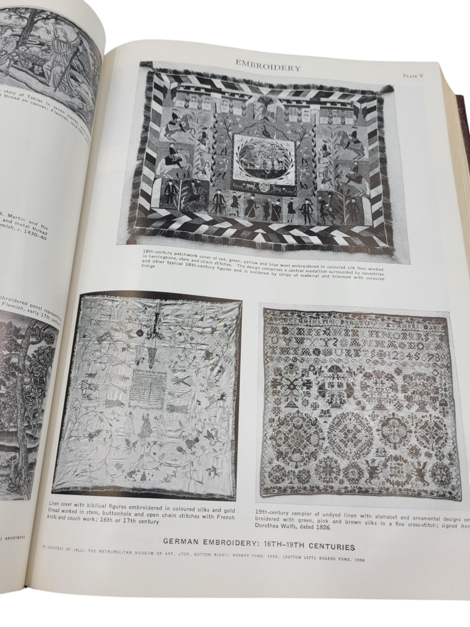 Encyclopaedia (Encyclopedias) Britannica Volume 8 – Edward to Extract (1967 Hardcover)