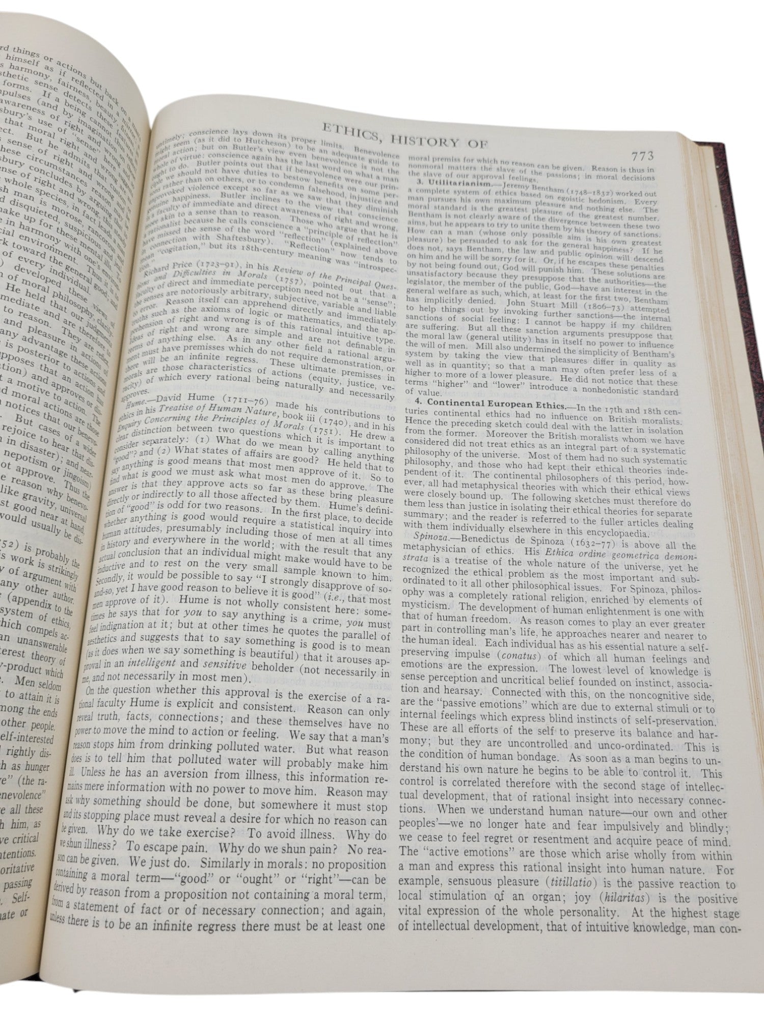 Encyclopaedia (Encyclopedias) Britannica Volume 8 – Edward to Extract (1967 Hardcover)