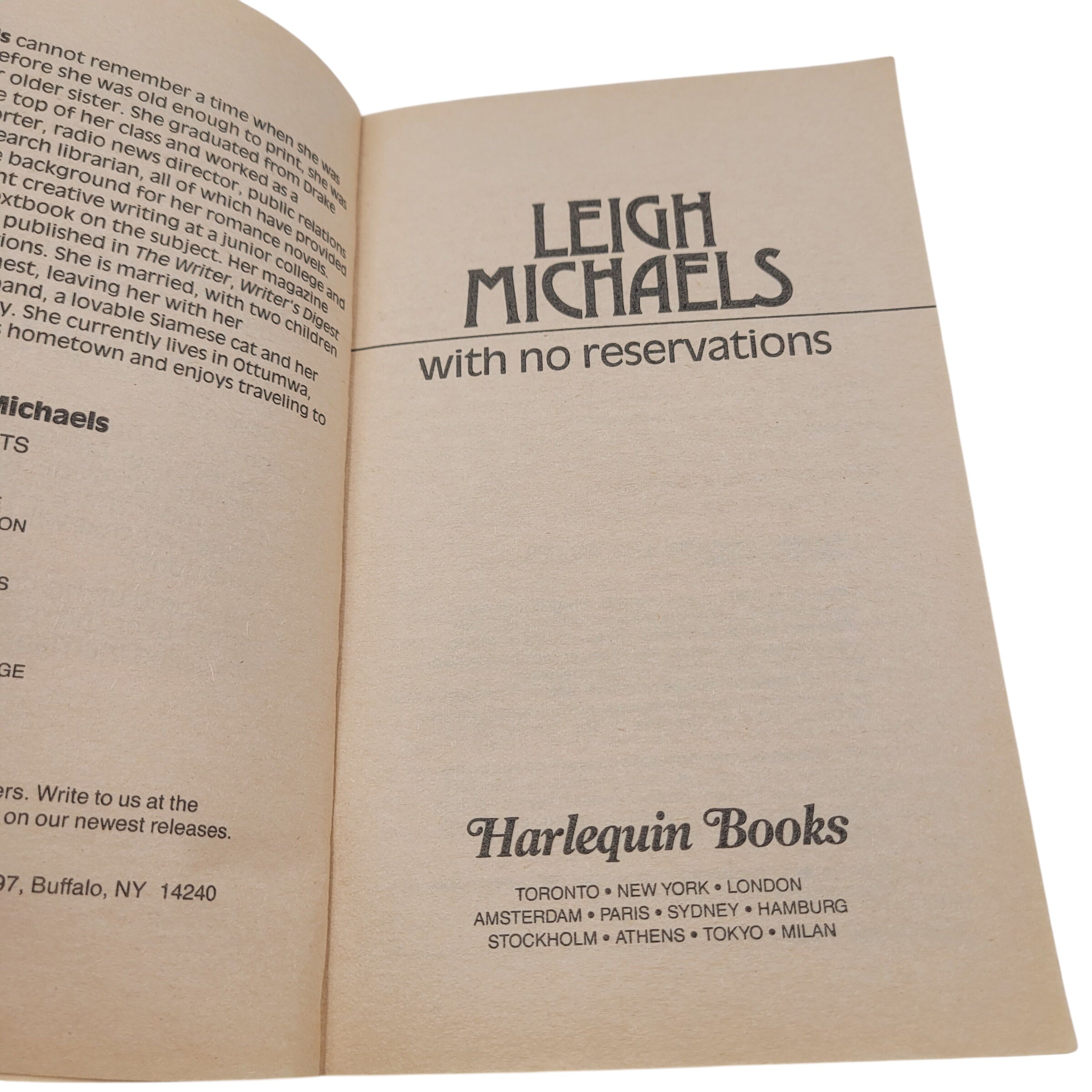 With No Reservations by Leigh Michaels – Harlequin Romance First Edition 1990