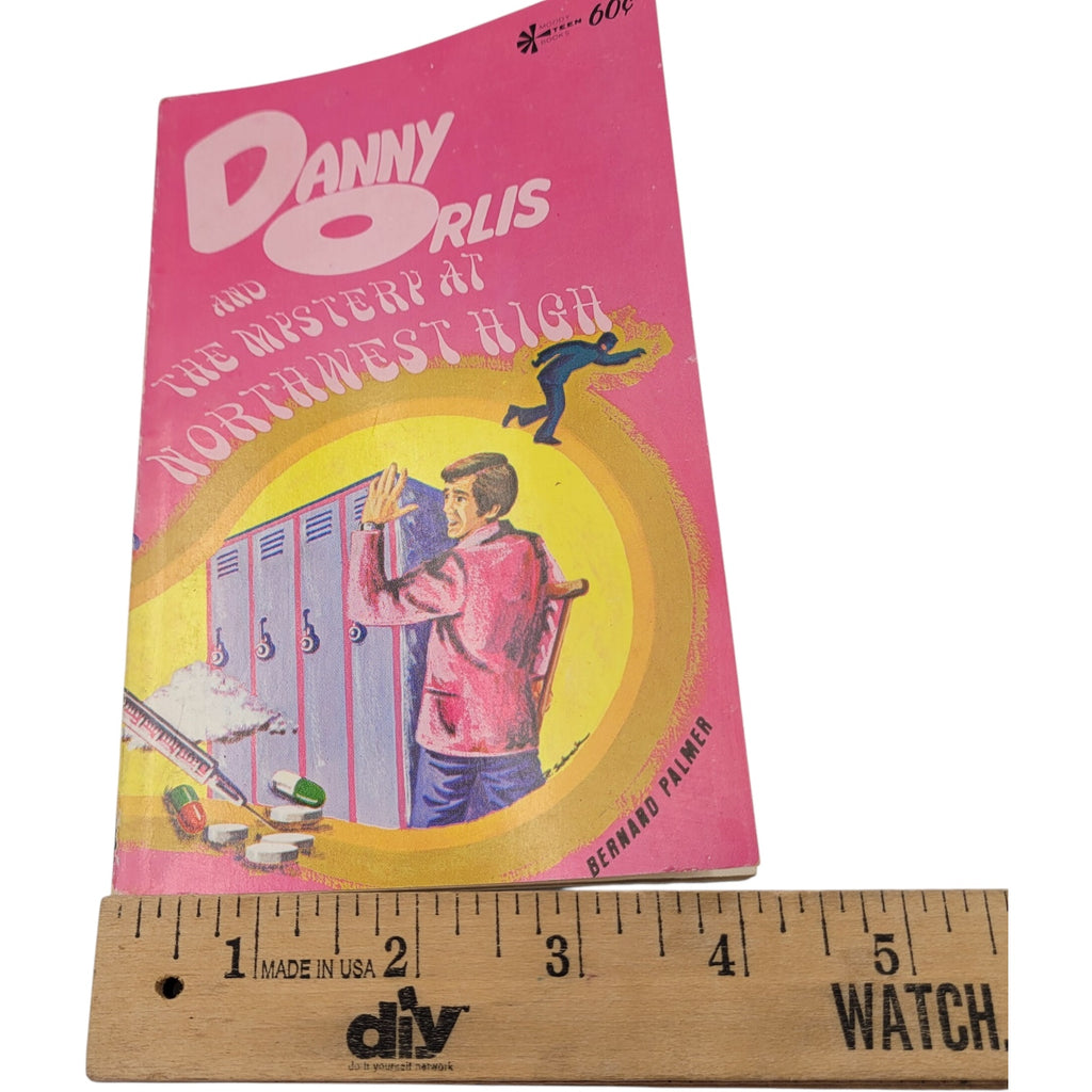 Danny Orlis and the Mystery at Northwest High – Bernard Palmer (1973, Moody Press)