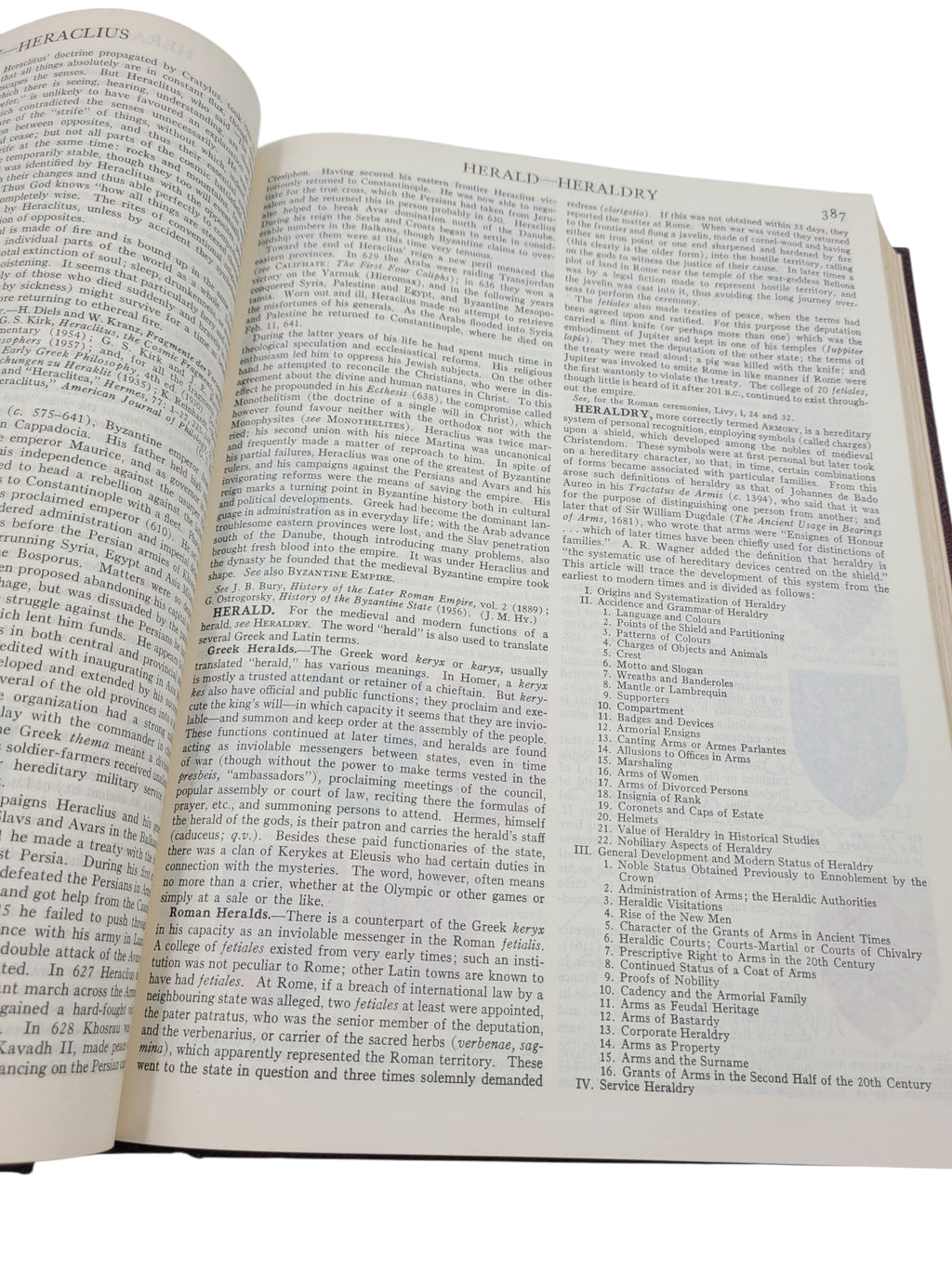 1967 Encyclopaedia (Encyclopedia) Britannica Volume 11 – Halicarnassus to Iyenea