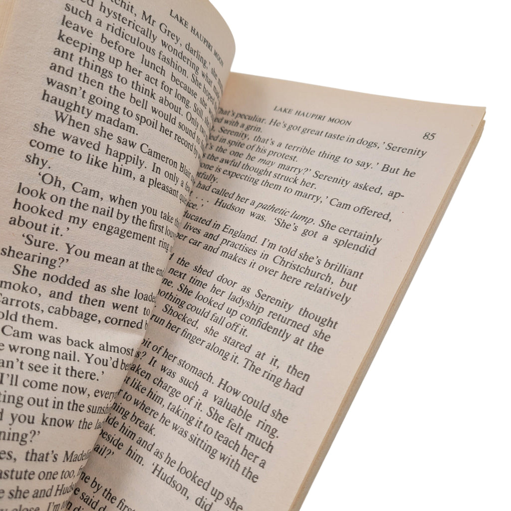 Lake Haupiri Moon by Mary Moore – Harlequin Romance 1985